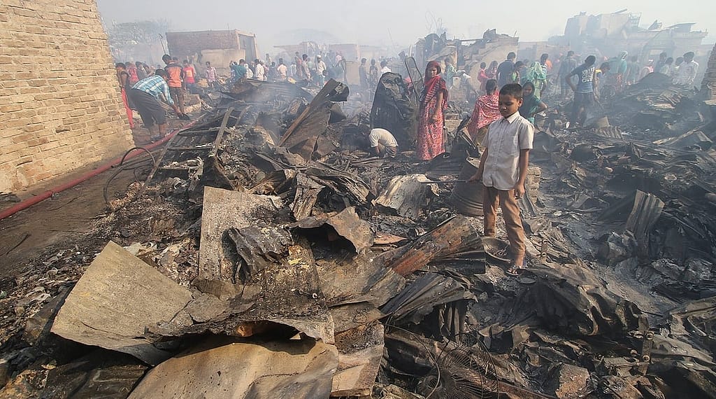কোরাইলে ভয়াবহ অগ্নিকাণ্ড, ১,৫০০ ঘর পুড়ে ছাই