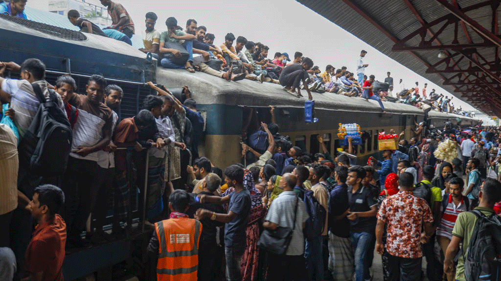 ঈদযাত্রায় চরম ভিড়