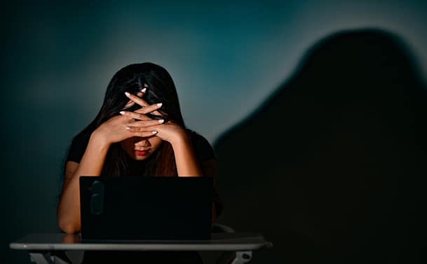 নারীর বিষণ্নতার জিনগত ঝুঁকি বেশি : গবেষণা